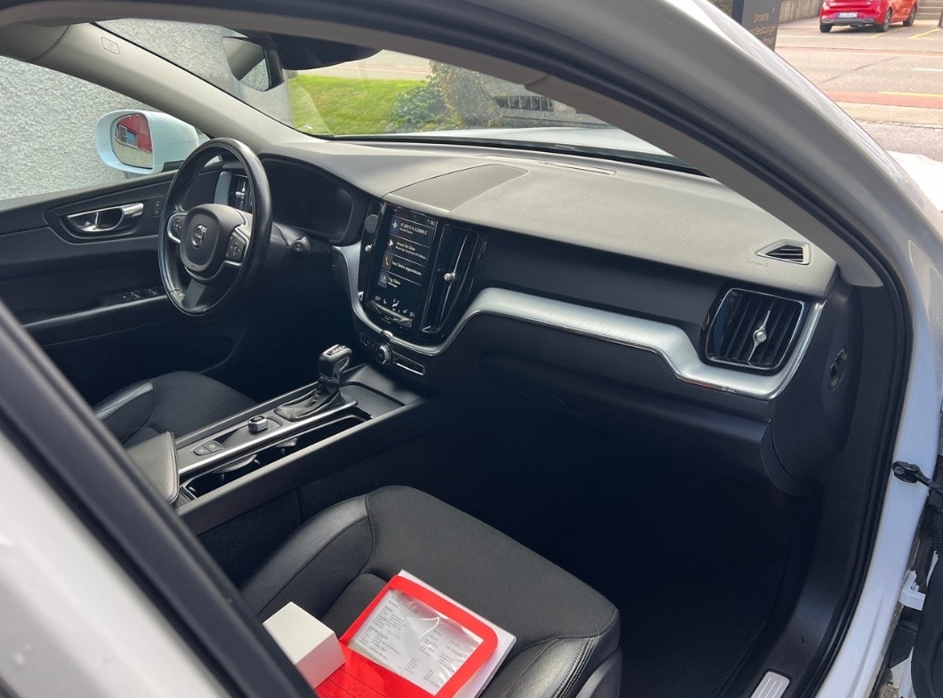 VOLVO XC60 D4 AWD Momentum Geartronic-image-12