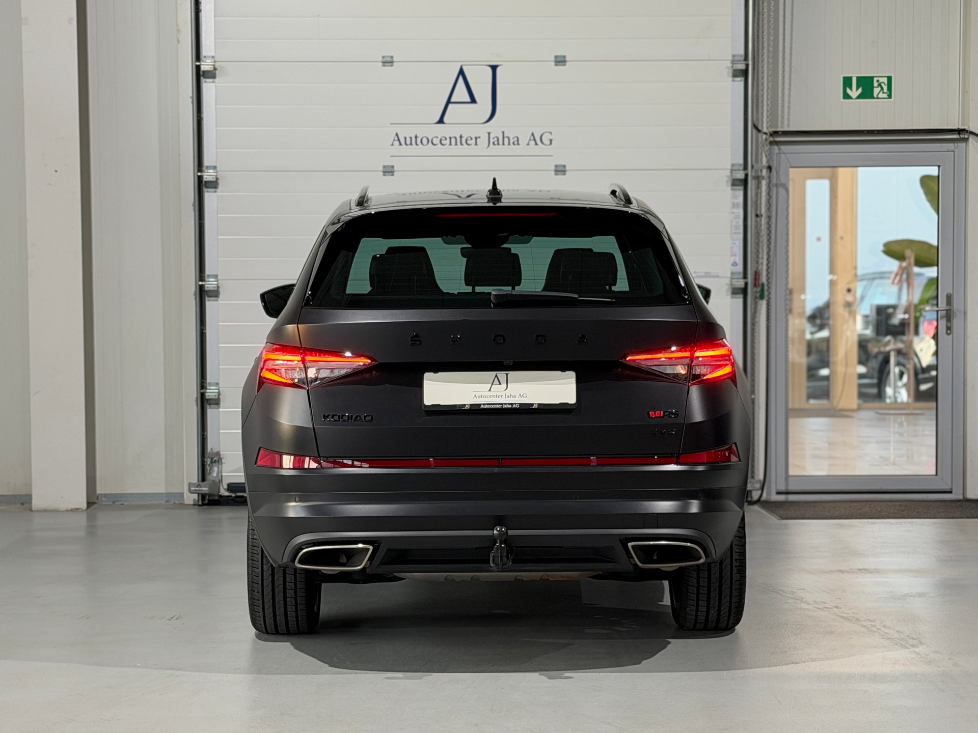 SKODA Kodiaq 2.0 TSI 4x4 RS (CH) AHK 2.5T / Schwarz Matt /-image-19