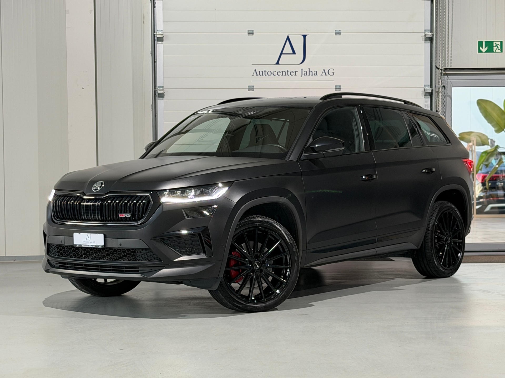 SKODA Kodiaq 2.0 TSI 4x4 RS (CH) AHK 2.5T / Schwarz Matt /