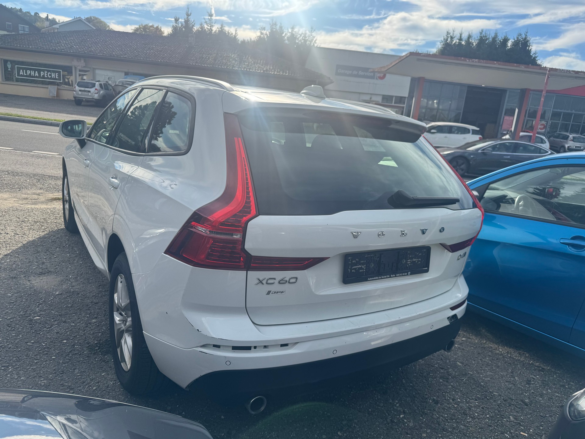 VOLVO XC60 D4 AWD R-Design Geartronic-image-4