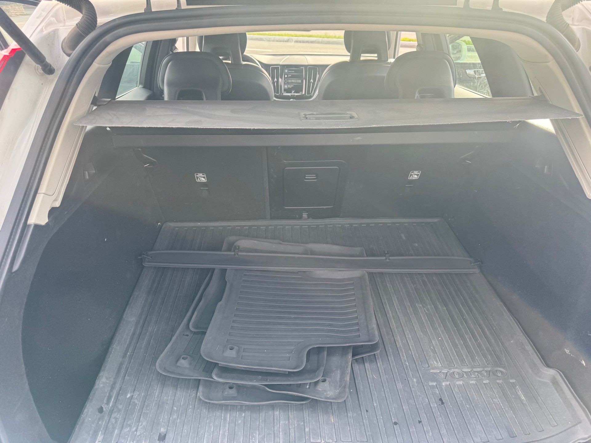 VOLVO XC60 D4 AWD R-Design Geartronic-image-9