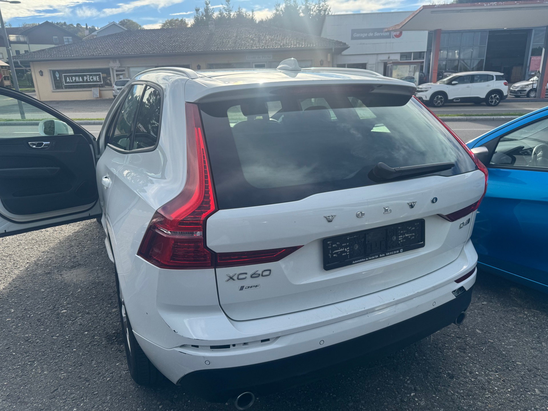 VOLVO XC60 D4 AWD R-Design Geartronic-image-10