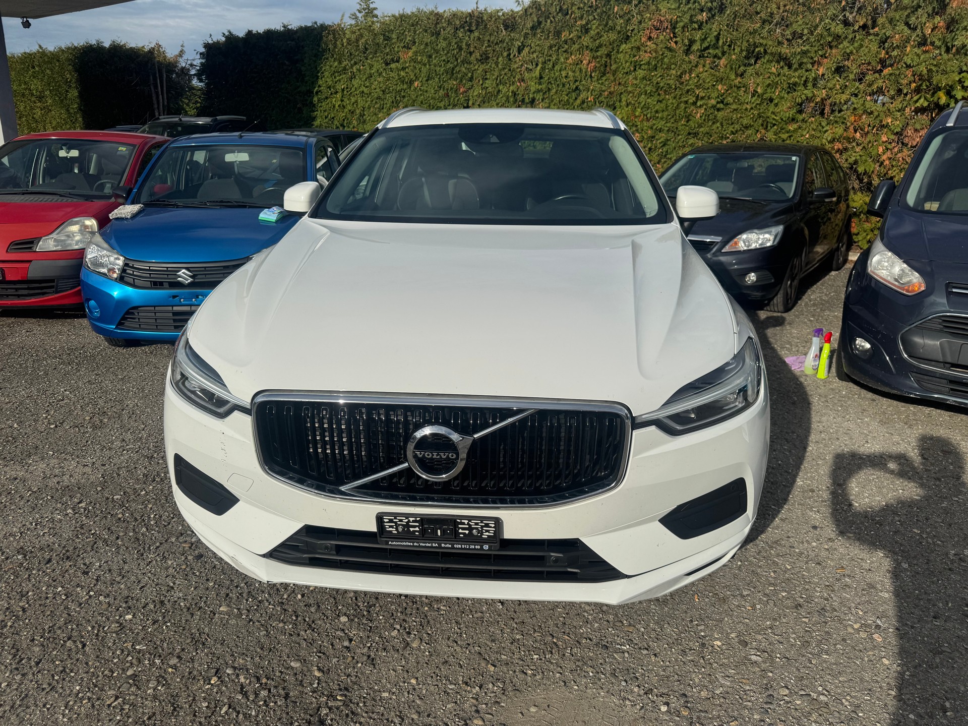 VOLVO XC60 D4 AWD R-Design Geartronic-image-2