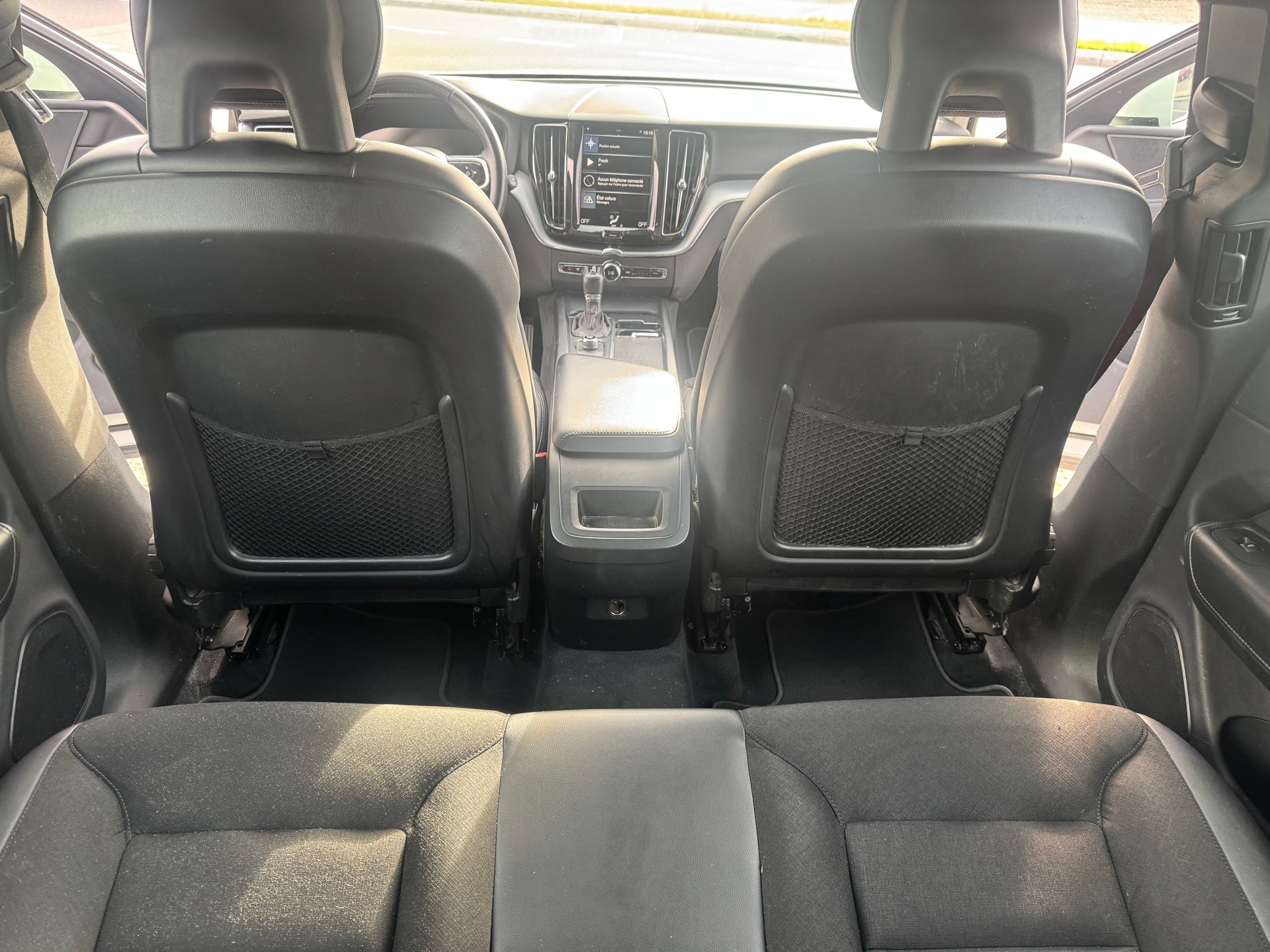 VOLVO XC60 D4 AWD R-Design Geartronic-image-8