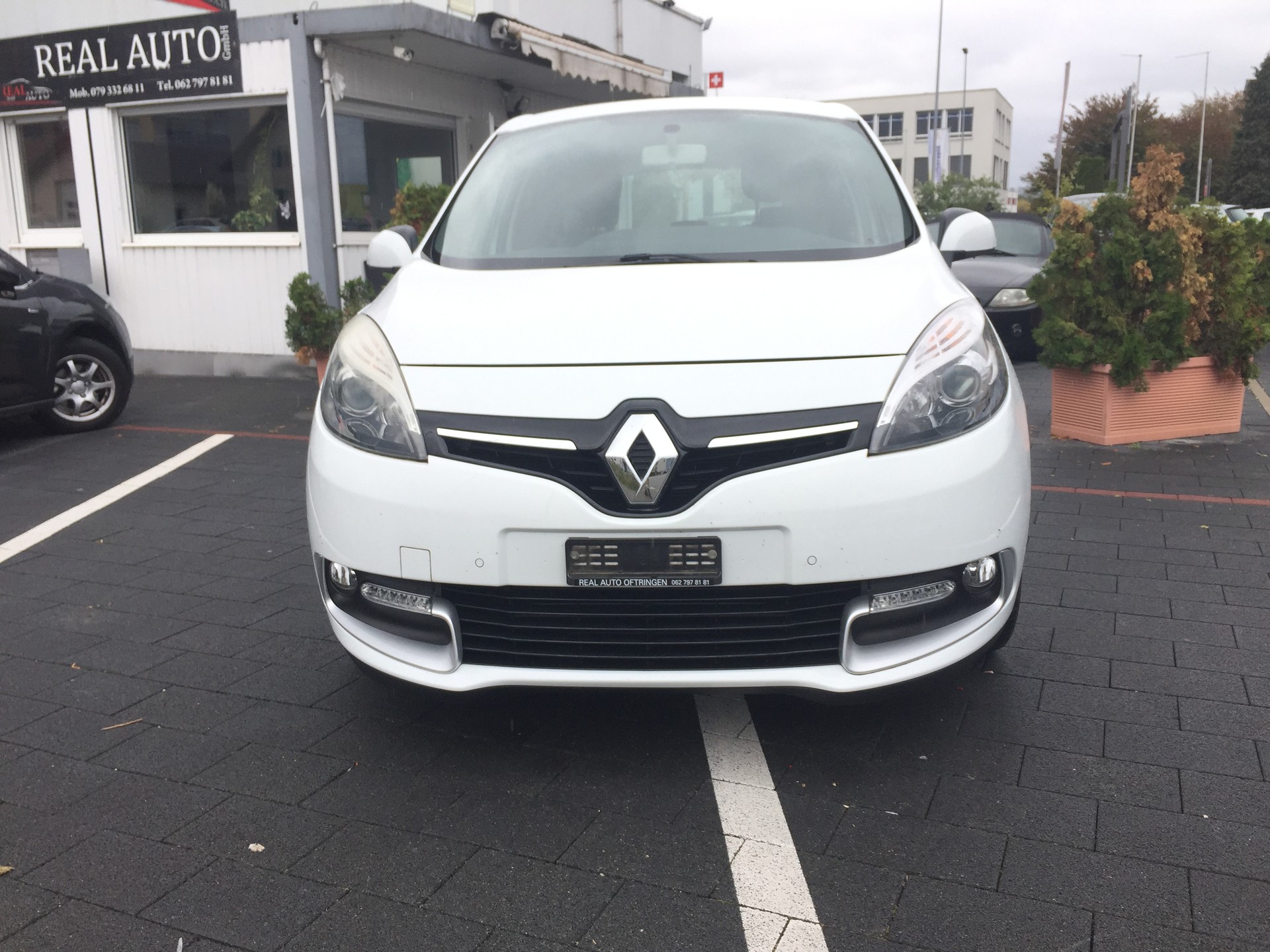 RENAULT Scénic 1.2 16V Turbo Expression-image-0