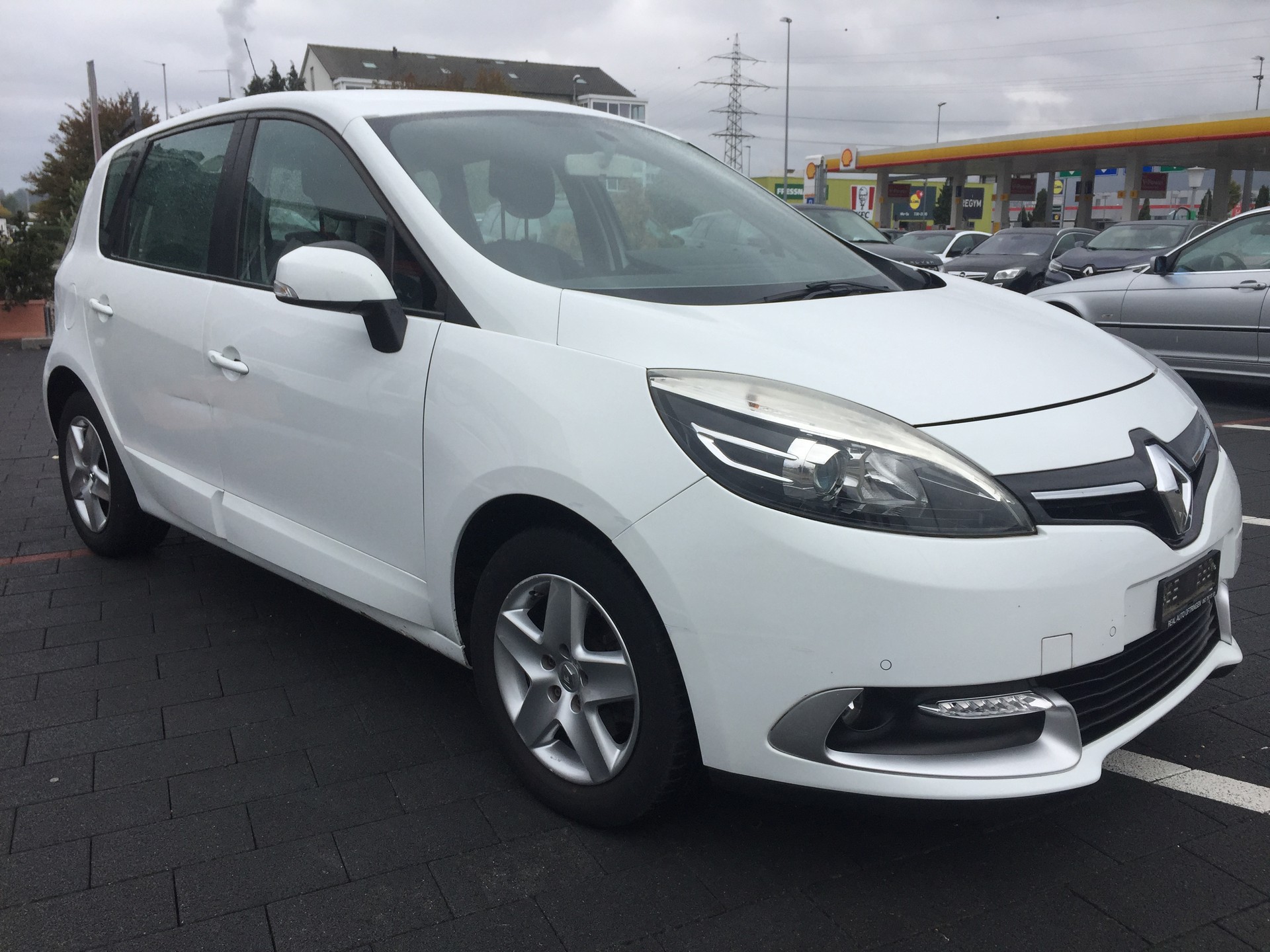 RENAULT Scénic 1.2 16V Turbo Expression-image-2