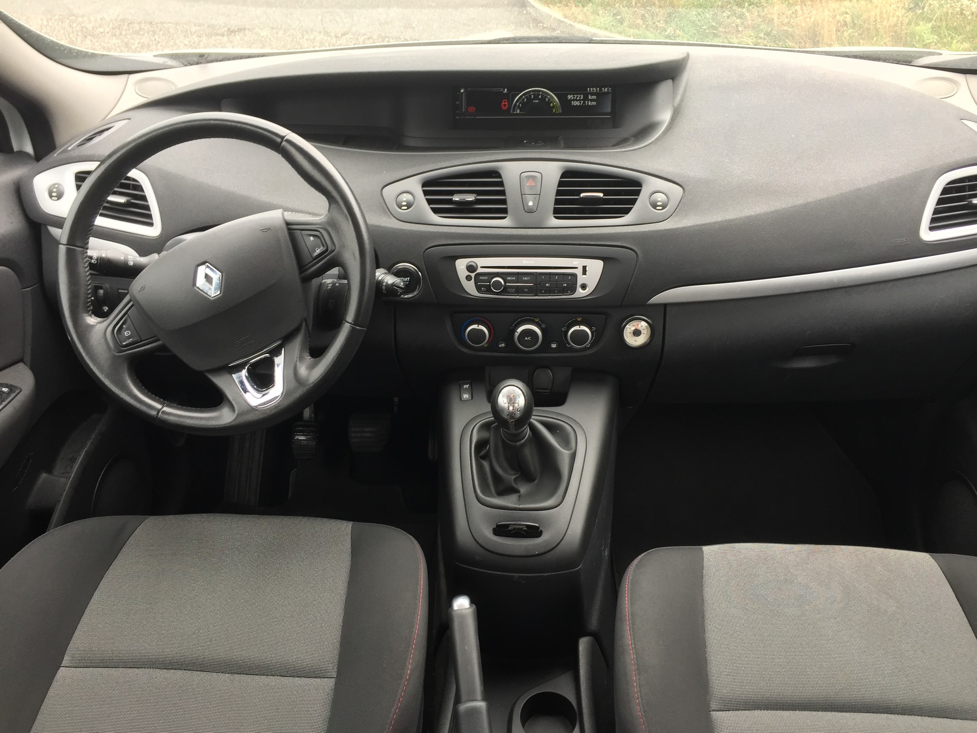 RENAULT Scénic 1.2 16V Turbo Expression-image-8