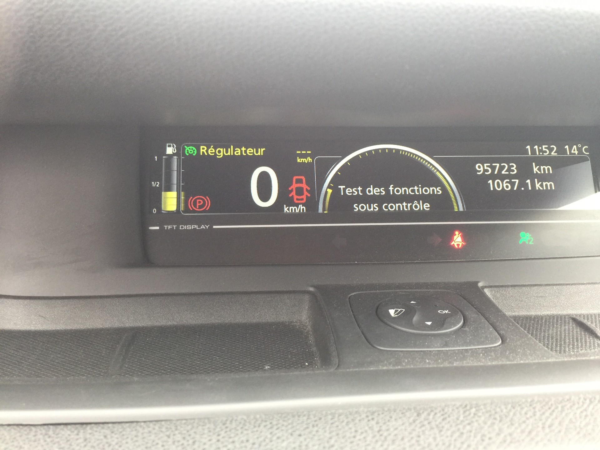 RENAULT Scénic 1.2 16V Turbo Expression-image-12
