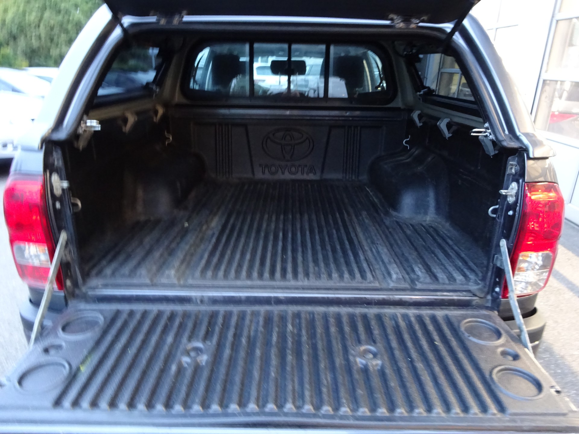 TOYOTA Hilux 2.4D-4D Comfort Double Cab 4x4-image-11