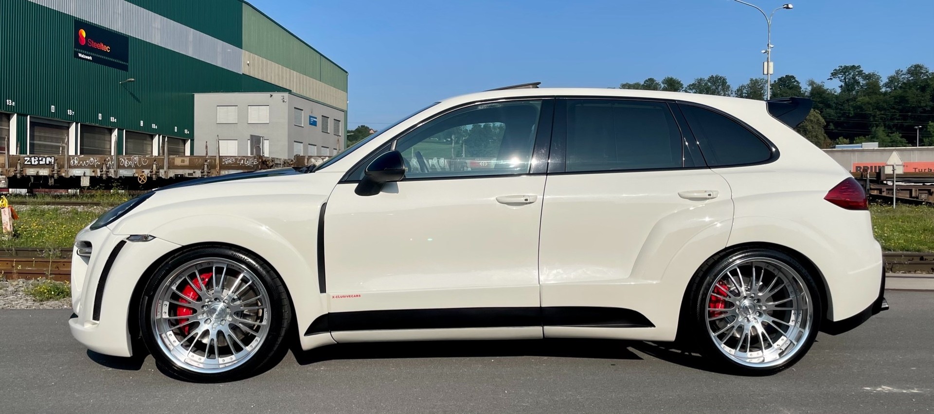 PORSCHE Cayenne Turbo-image-2