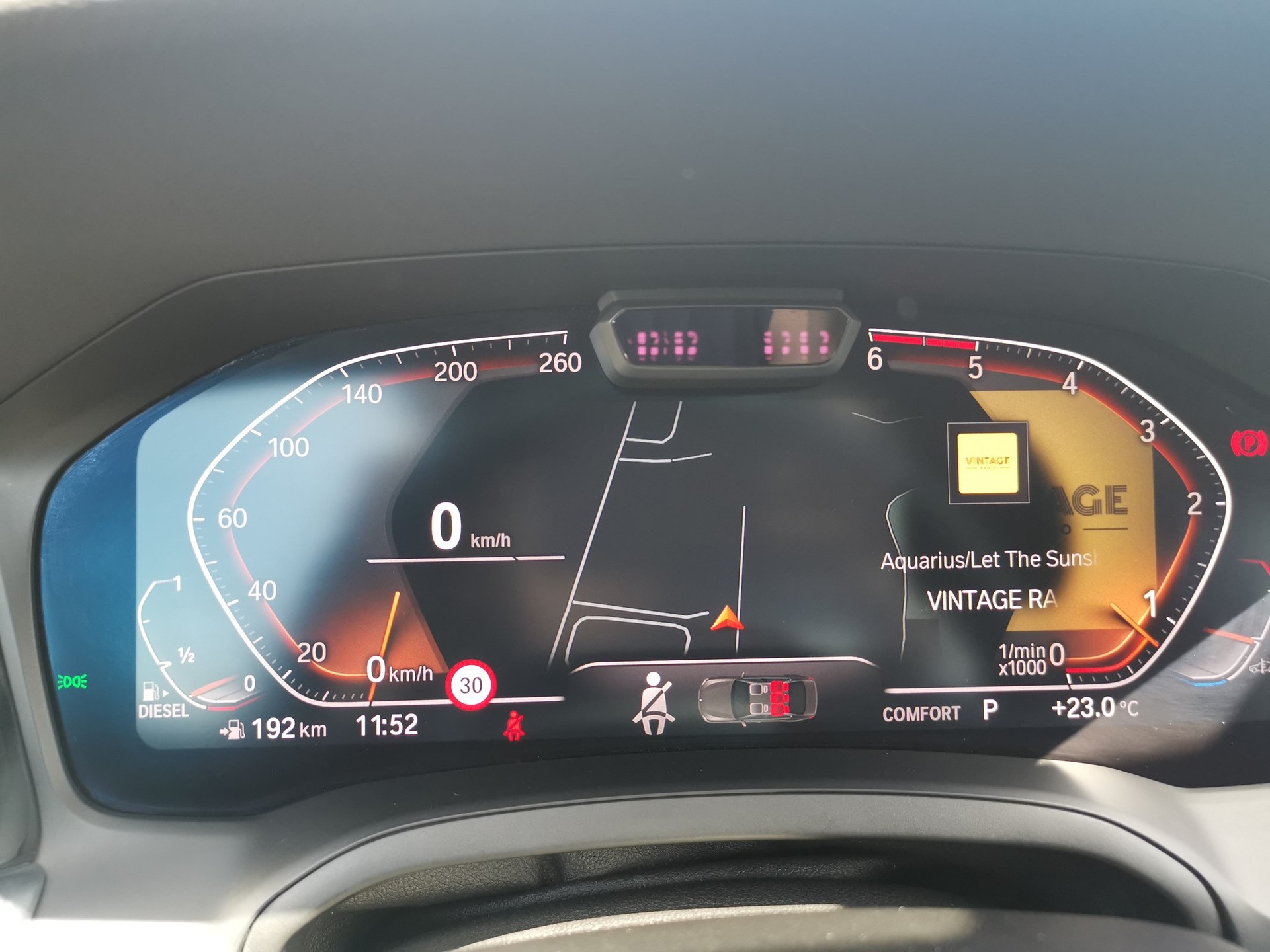 BMW 320d xDrive Sport Line Steptronic-image-5