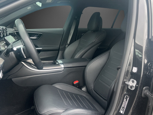 MERCEDES-BENZ C 300 e T AMG Line-image-6