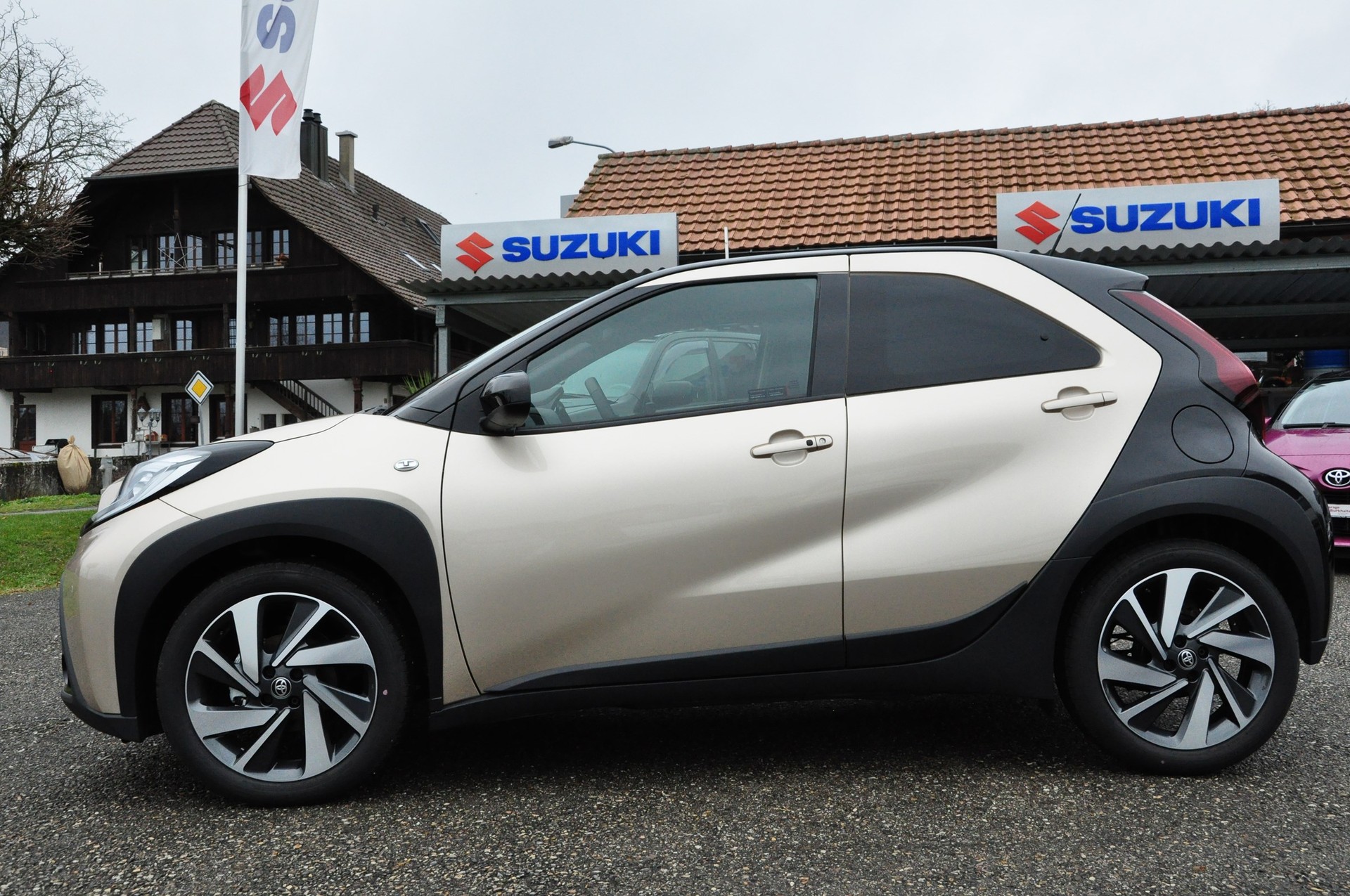 TOYOTA Aygo X 1.0 VVT-i Style-showroom-element-2