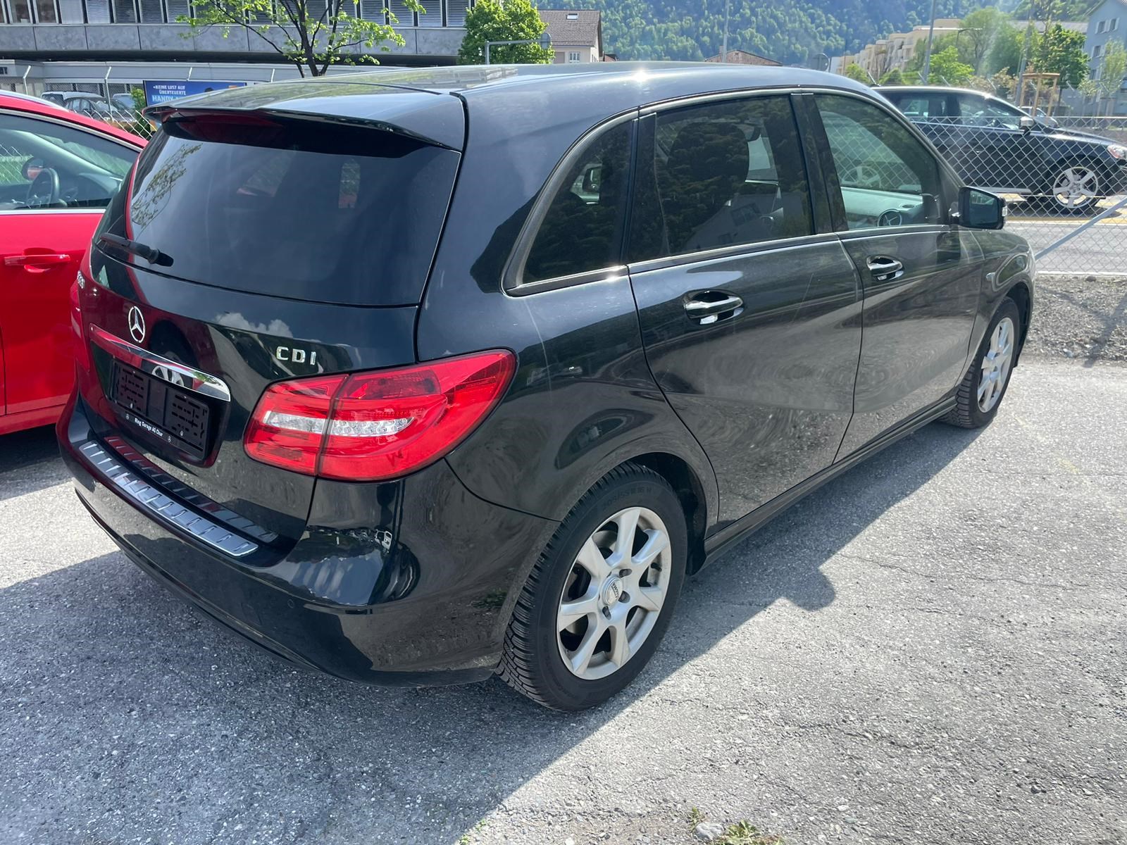 MERCEDES-BENZ B 200 CDI-image-2