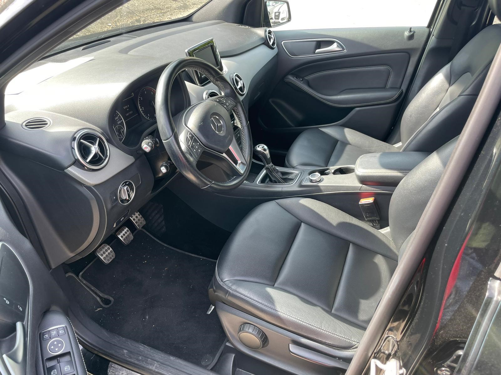 MERCEDES-BENZ B 200 CDI-image-6