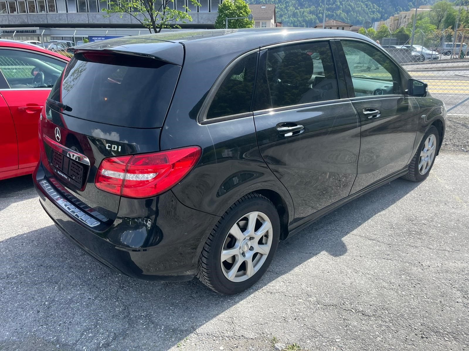 MERCEDES-BENZ B 200 CDI-image-3