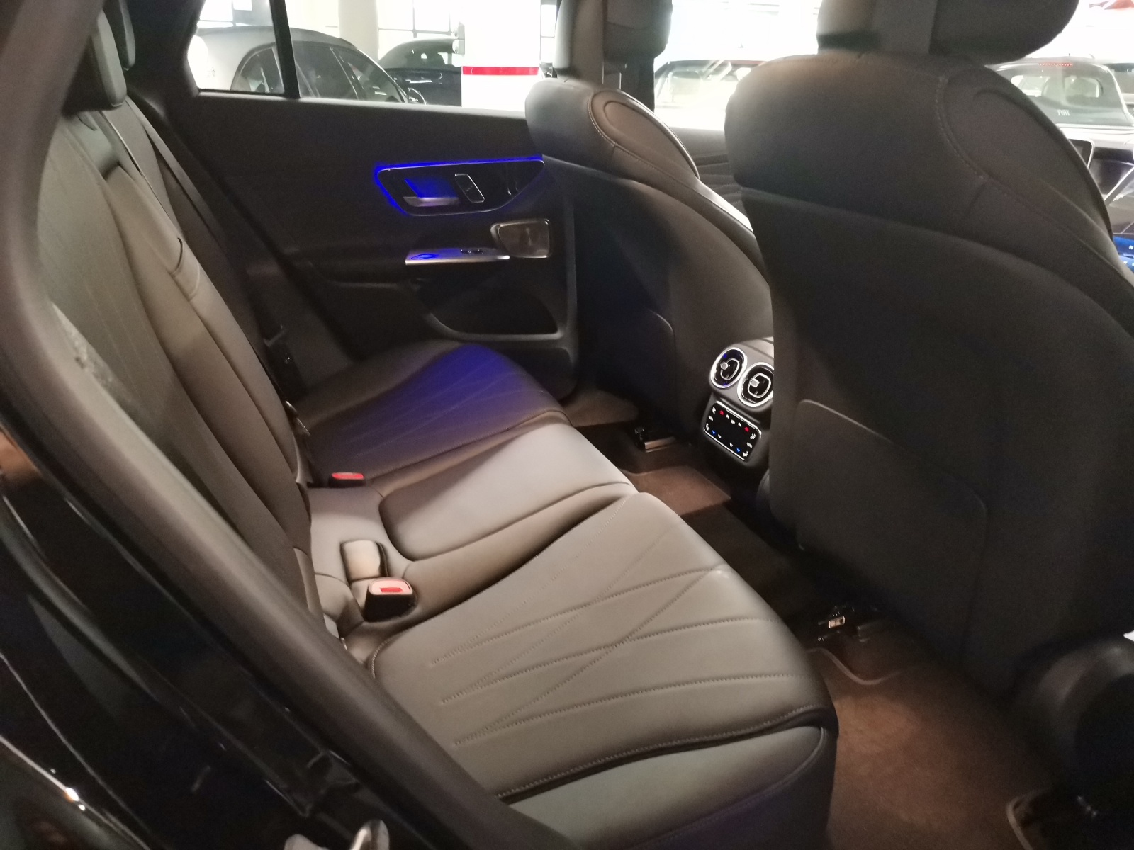MERCEDES-BENZ GLC 300 d AMG Line 4Matic Coupé-image-9