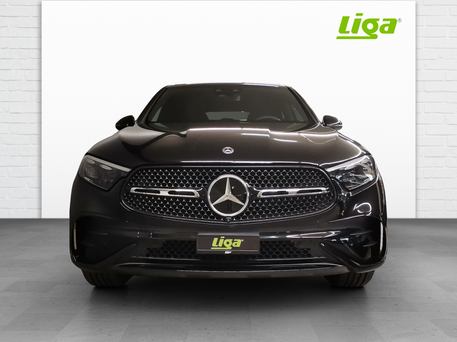 MERCEDES-BENZ GLC 300 d AMG Line 4Matic Coupé-image-2