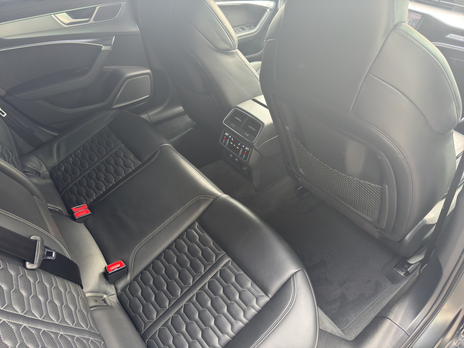AUDI RS6 Avant 4.0 TFSI V8 quattro-image-9