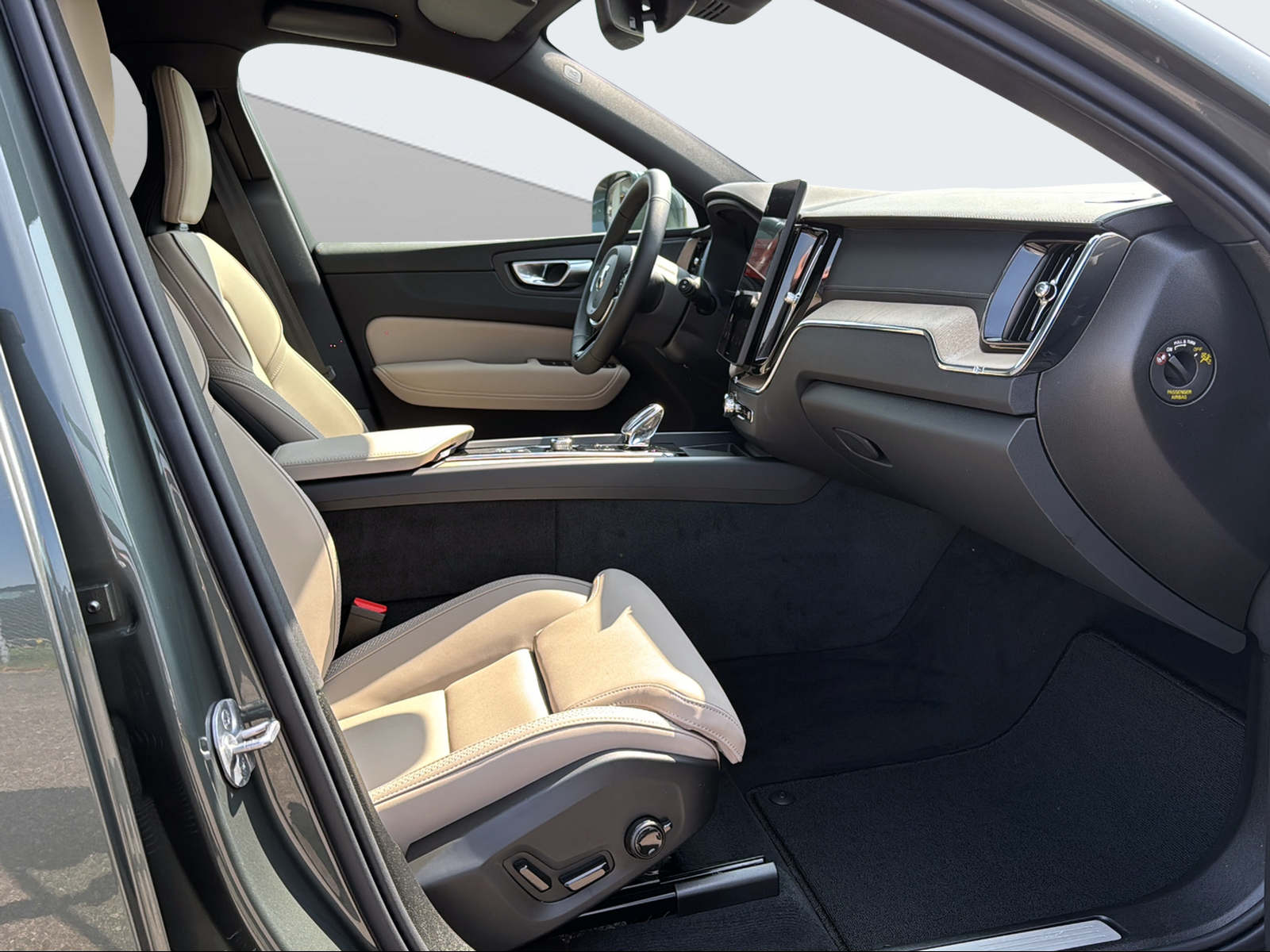 VOLVO XC60 2.0 T6 TE Ultra Bright eAWD-image-14
