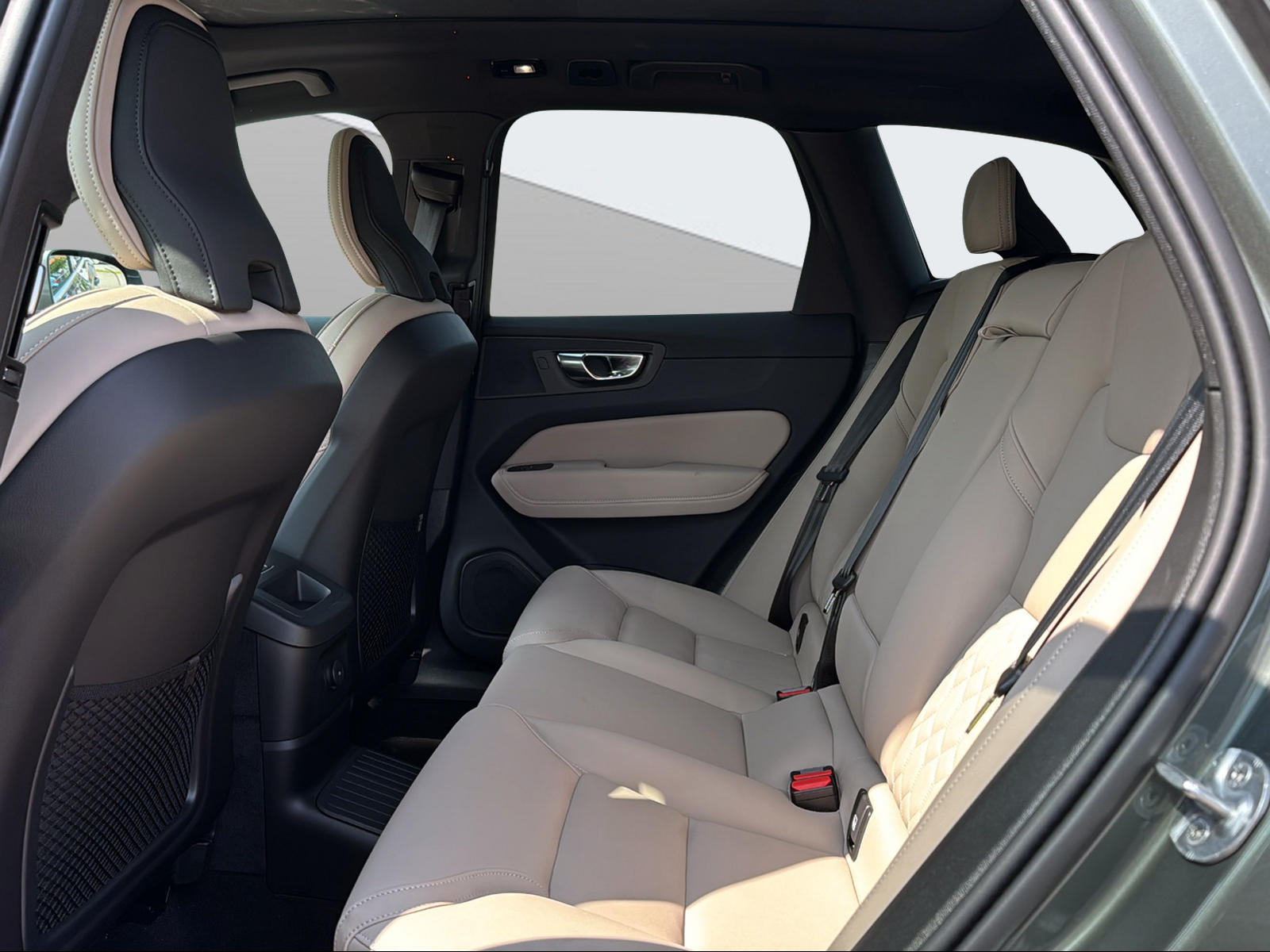 VOLVO XC60 2.0 T6 TE Ultra Bright eAWD-image-12