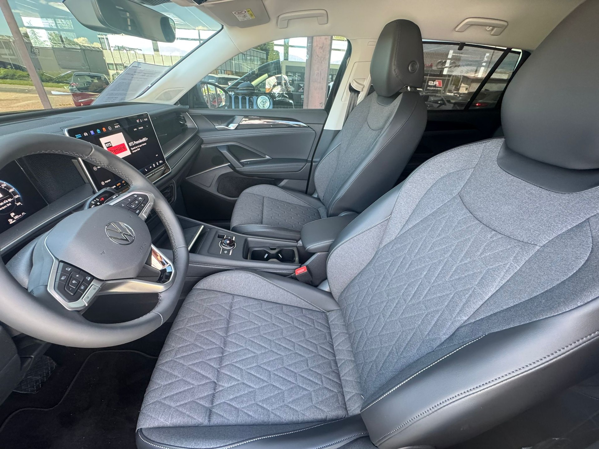VW Tayron 1.5 TSI evo2 mHEV Life DSG - 7 PLACES-image-6