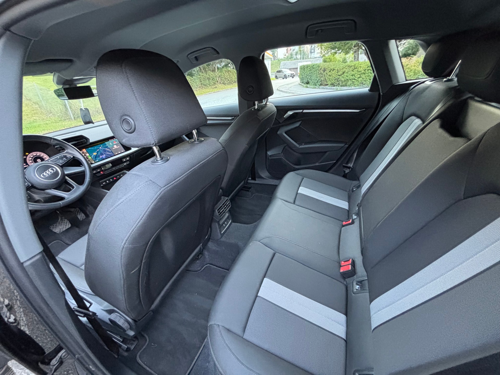 AUDI A3 Sportback 35 TFSI S line Attraction S-tronic-image-5