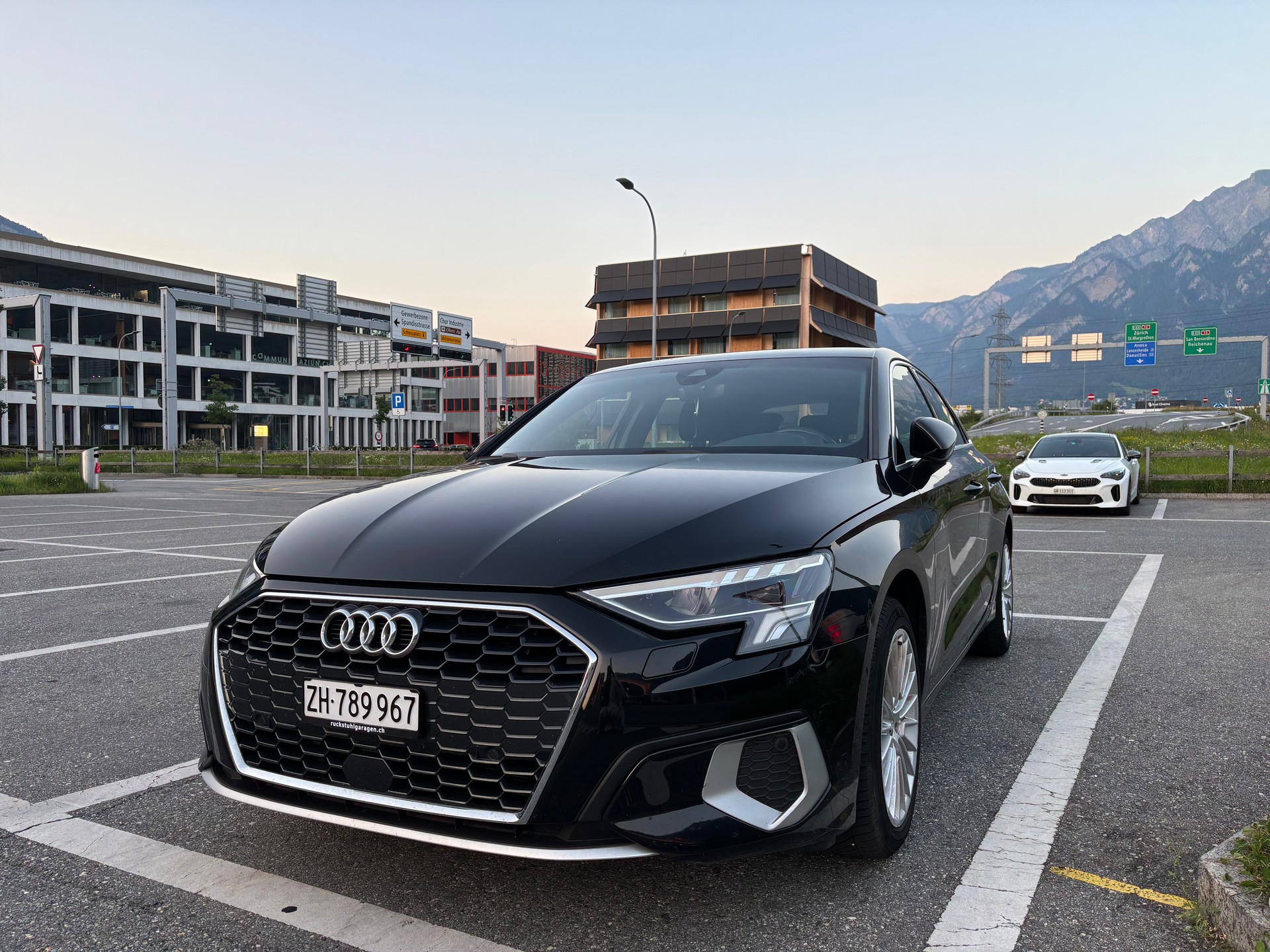 AUDI A3 Sportback 35 TFSI S line Attraction S-tronic-image-1
