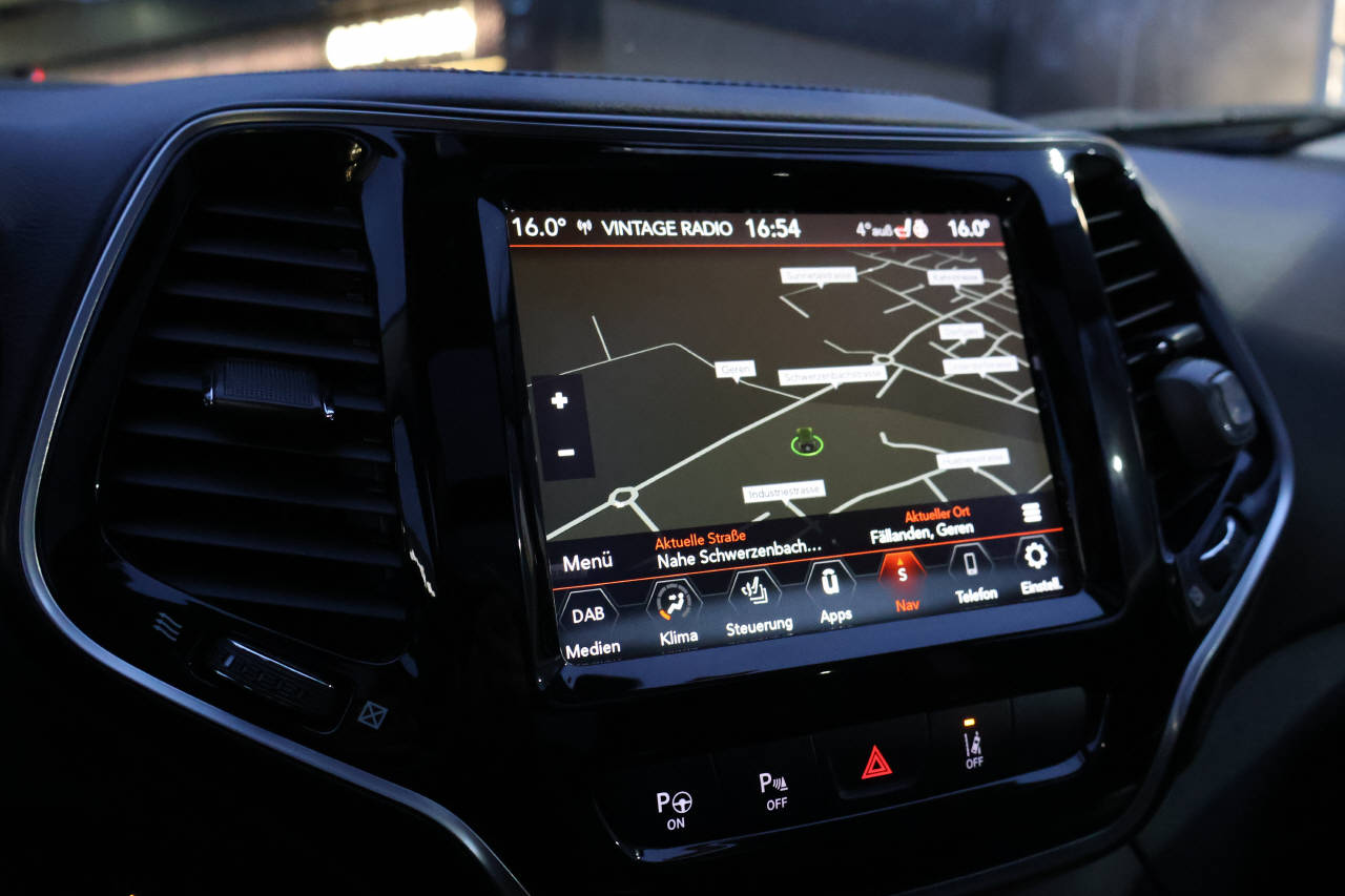 JEEP Cherokee 2.0 T Overland AWD-image-12