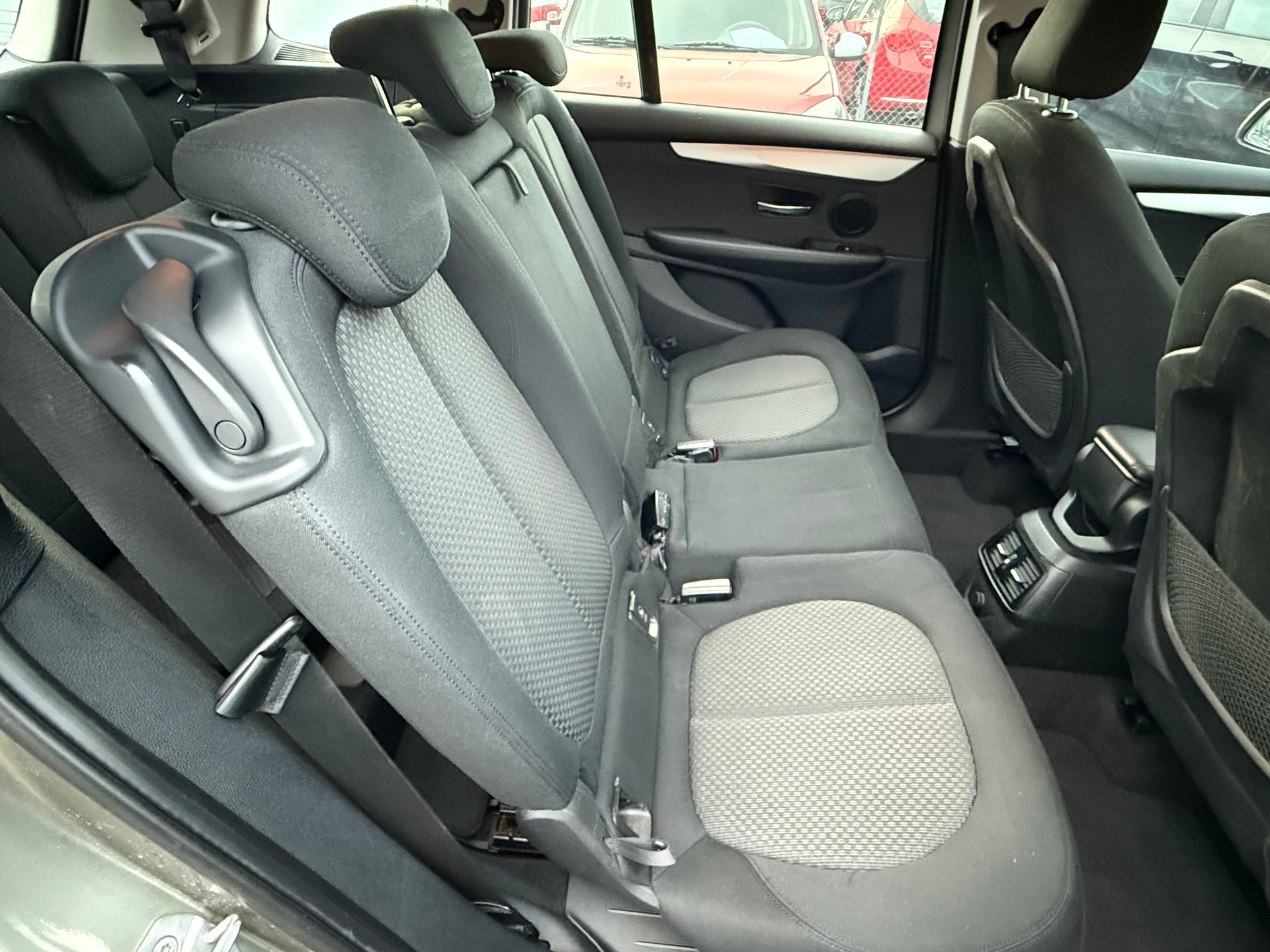 BMW 218d Gran Tourer-image-7