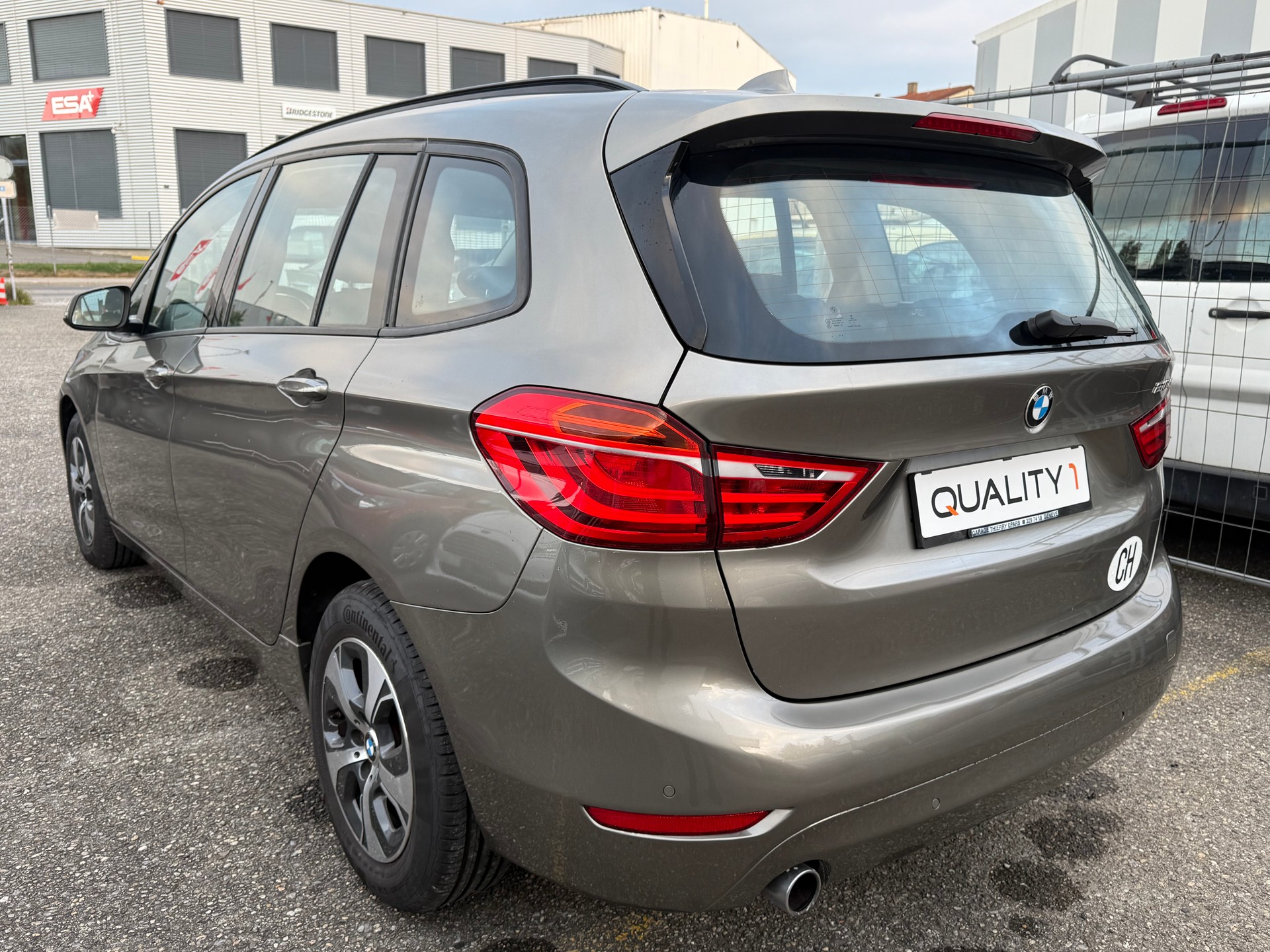 BMW 218d Gran Tourer-image-2