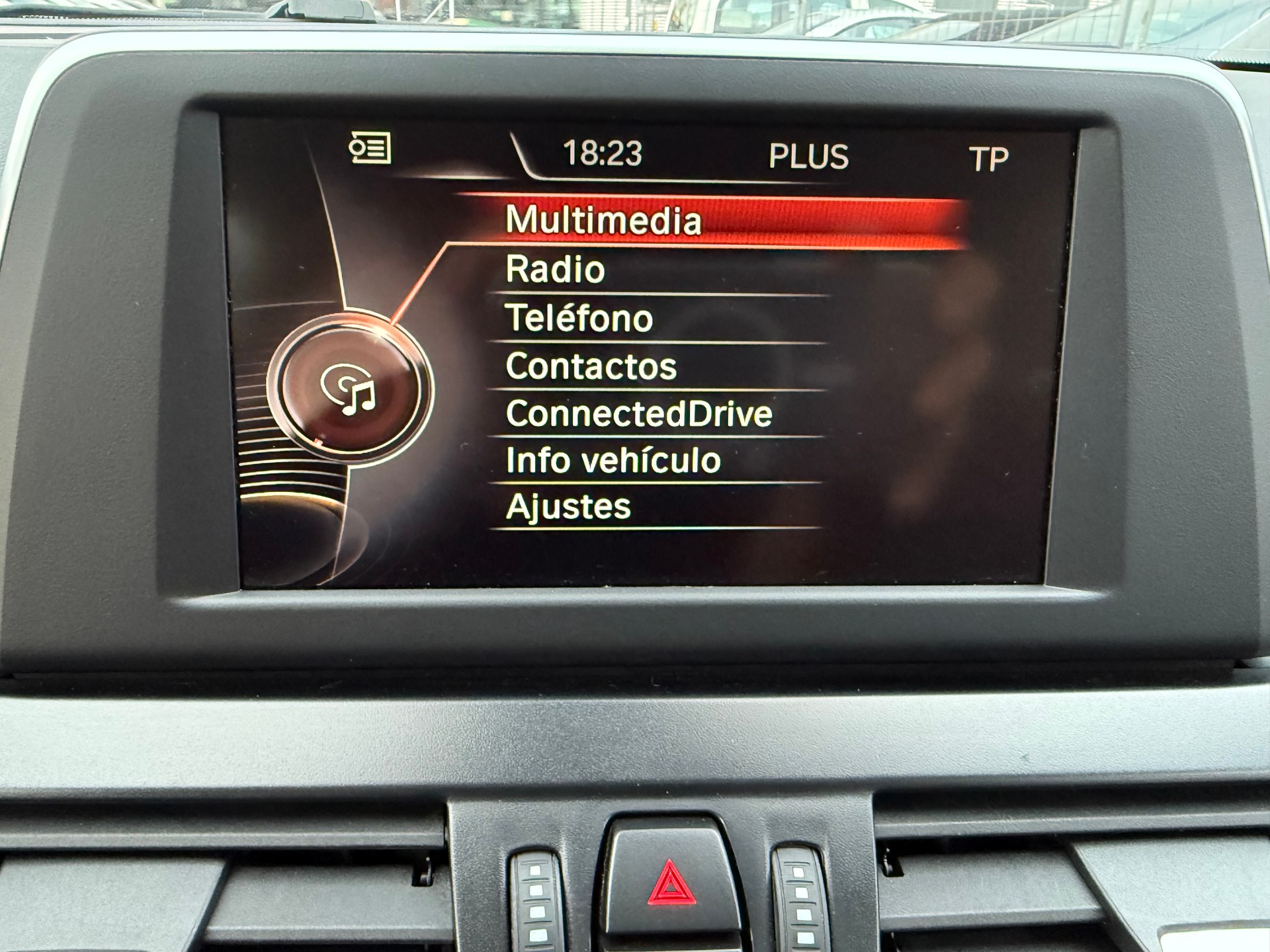 BMW 218d Gran Tourer-image-11