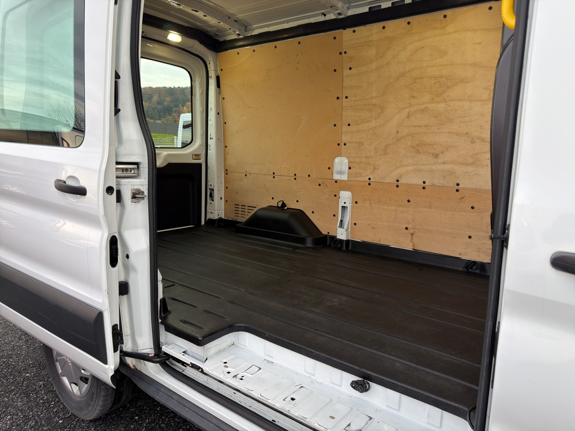 FORD Transit Van 350 L2H2 Trend 4WD-image-11