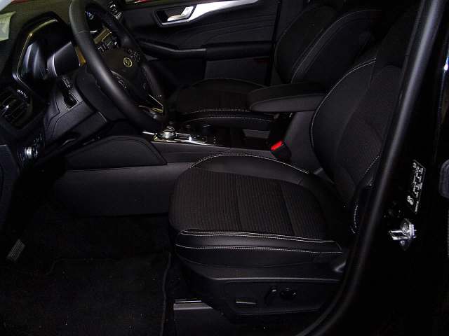 FORD Kuga 2.5 Hybrid Titanium X 4x4-image-4