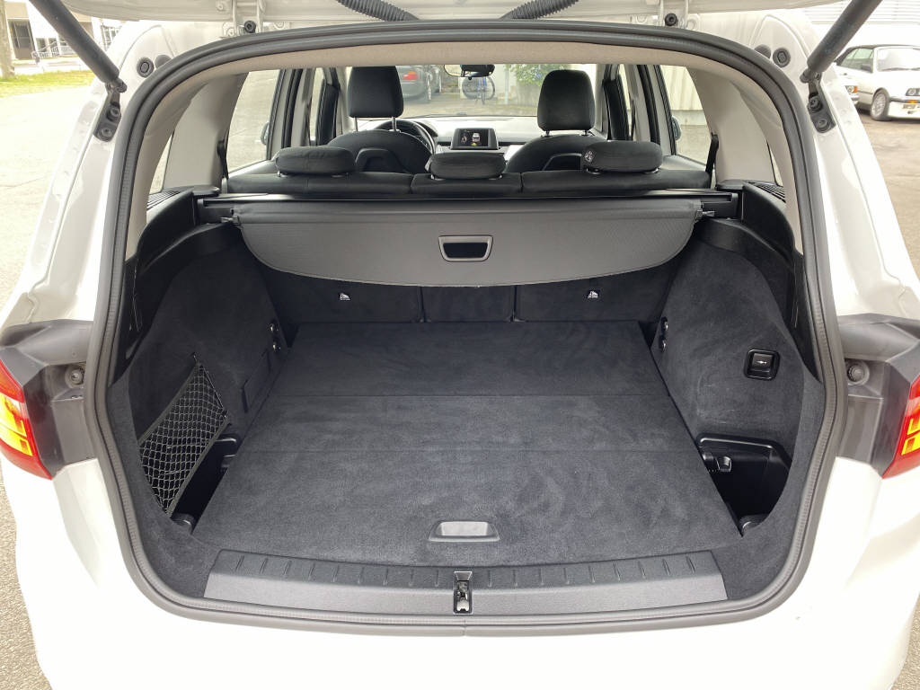 BMW 218d xDrive Gran Tourer-image-10