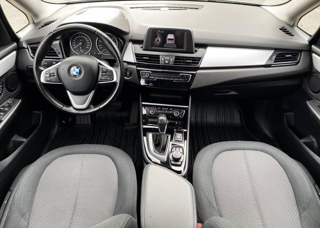 BMW 218d xDrive Gran Tourer-image-5