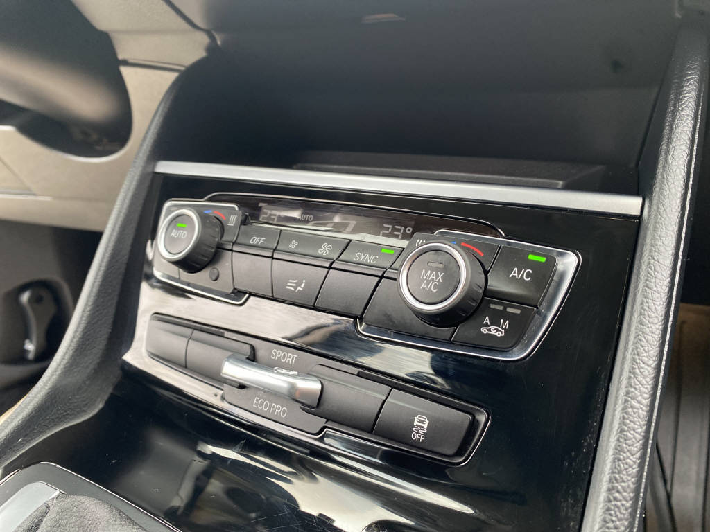 BMW 218d xDrive Gran Tourer-image-7