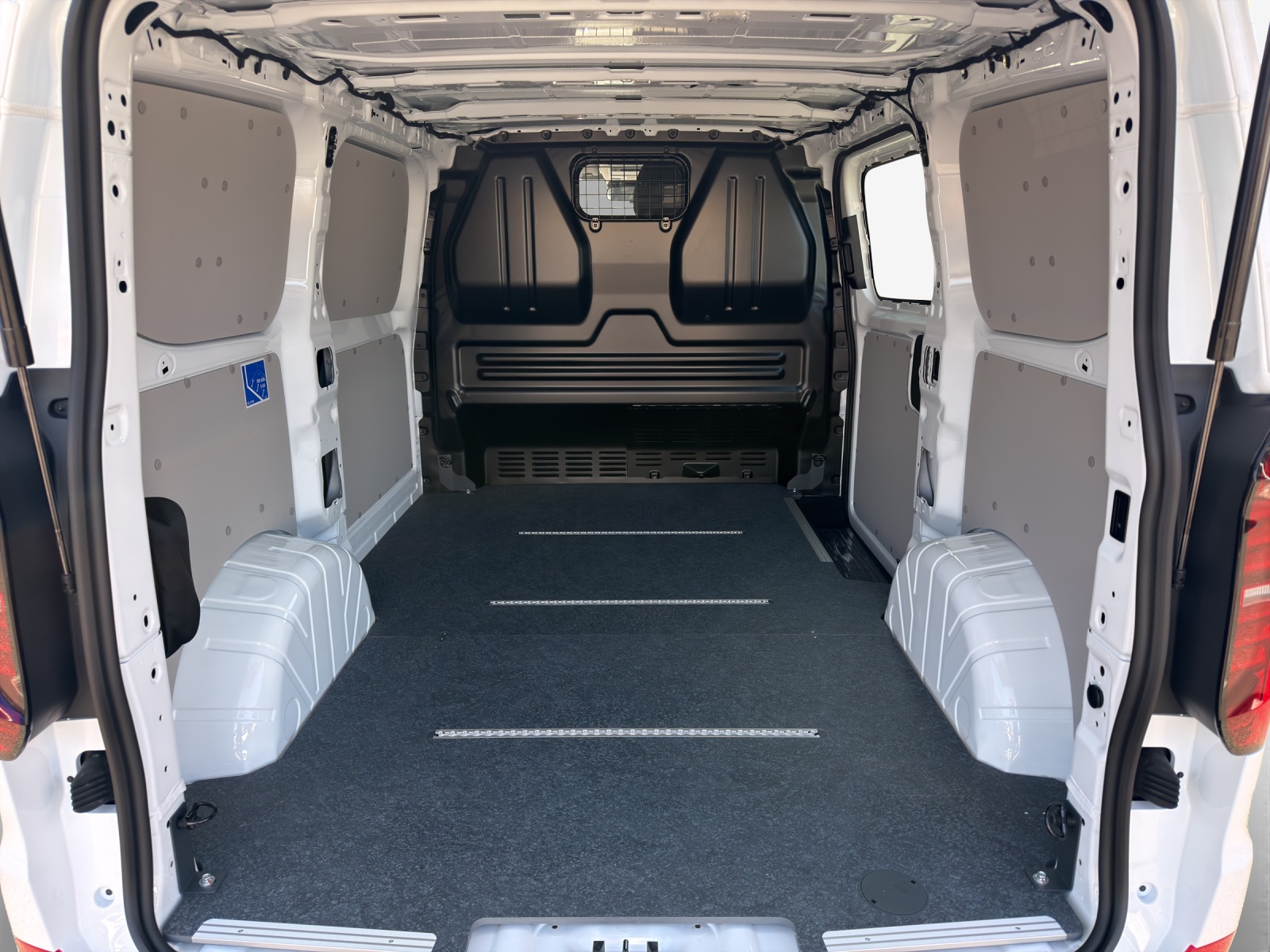 VW Transporter 2.0 TDI Automat-image-12