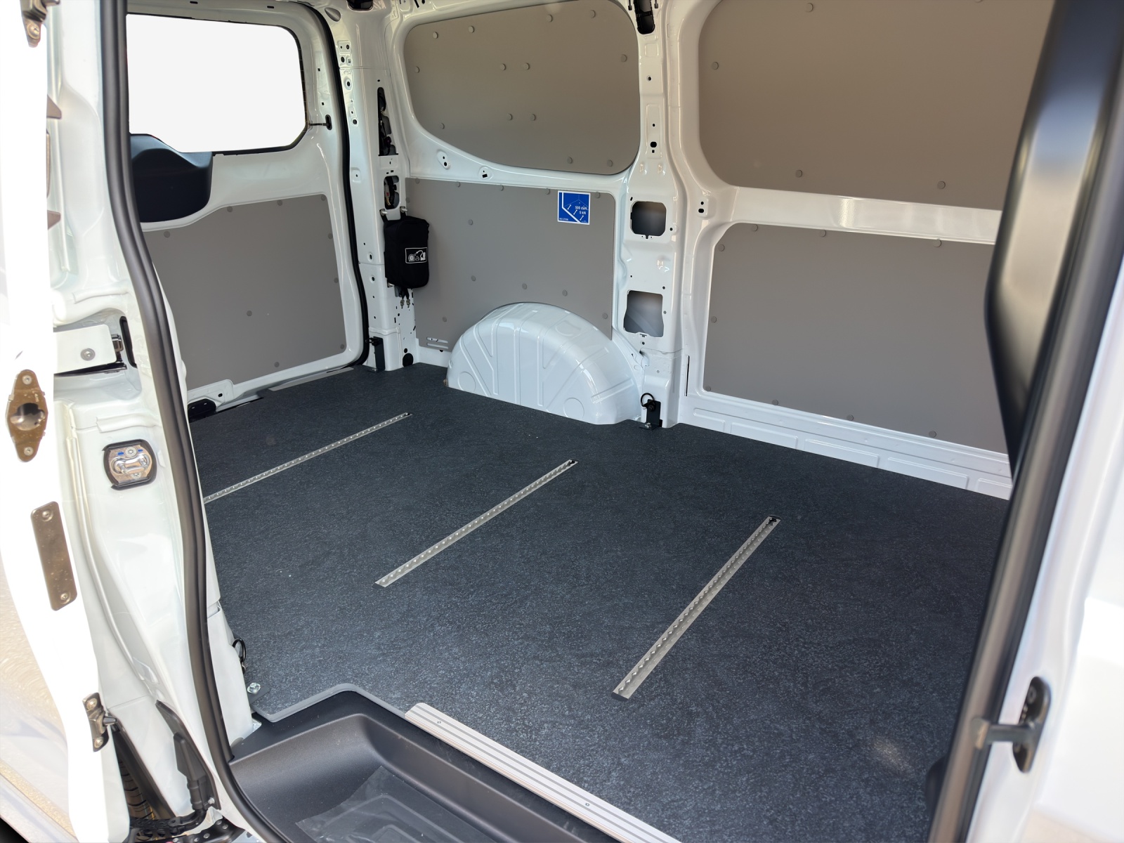 VW Transporter 2.0 TDI Automat-image-11