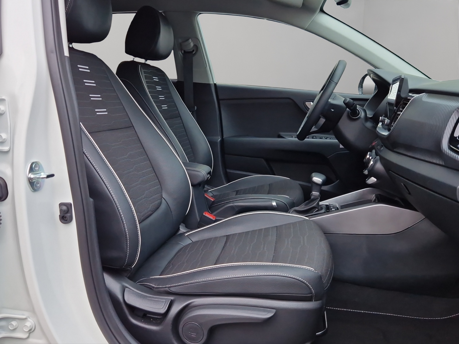 KIA Stonic 1.0 T-GDi DCT GT-Line Automat / inkl. Winterräder / Herstellergarantie bis 2032-image-9