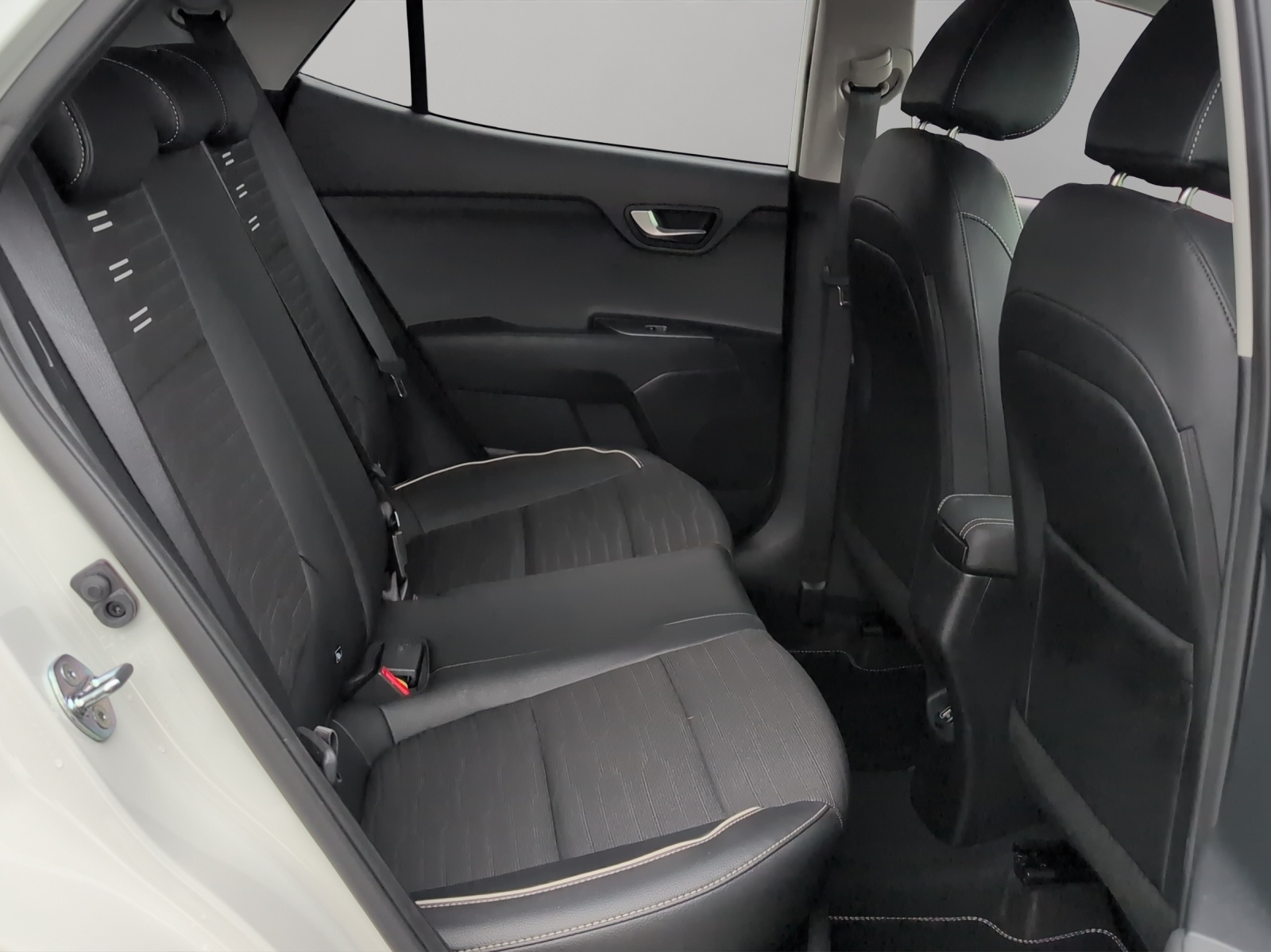 KIA Stonic 1.0 T-GDi DCT GT-Line Automat / inkl. Winterräder / Herstellergarantie bis 2032-image-11
