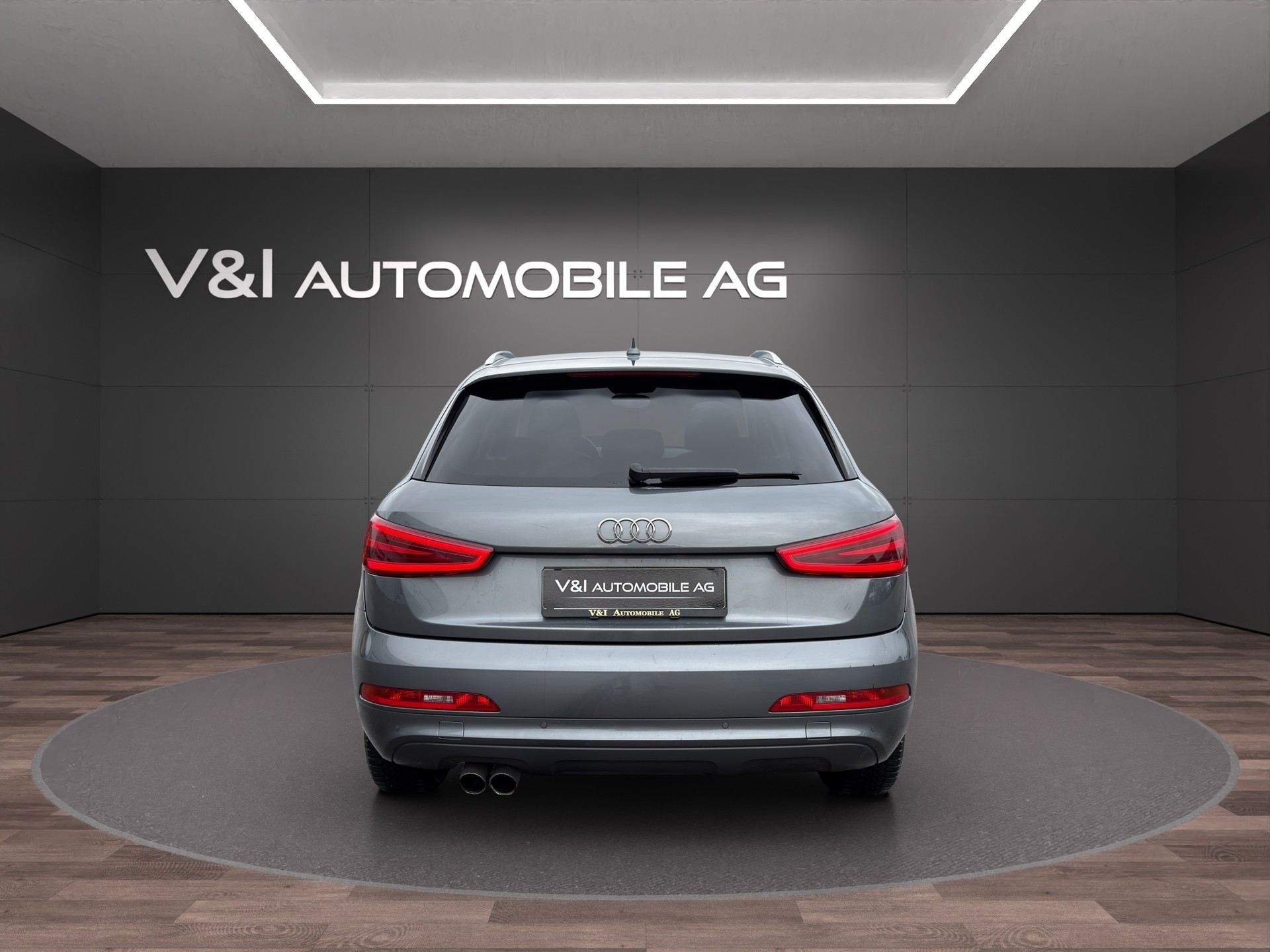 AUDI Q3 2.0 TFSI quattro S-tronic-image-4