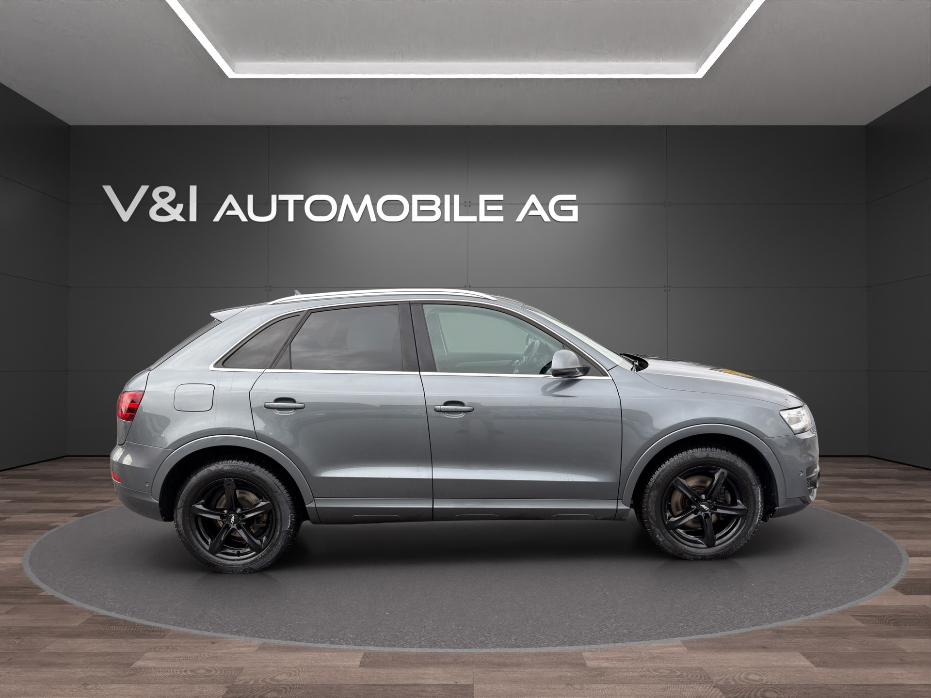 AUDI Q3 2.0 TFSI quattro S-tronic-image-7