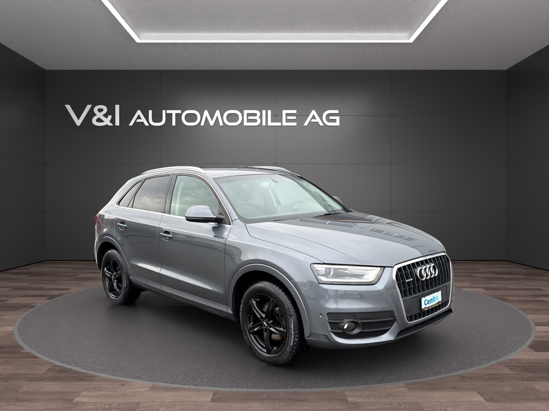 AUDI Q3 2.0 TFSI quattro S-tronic-image-1