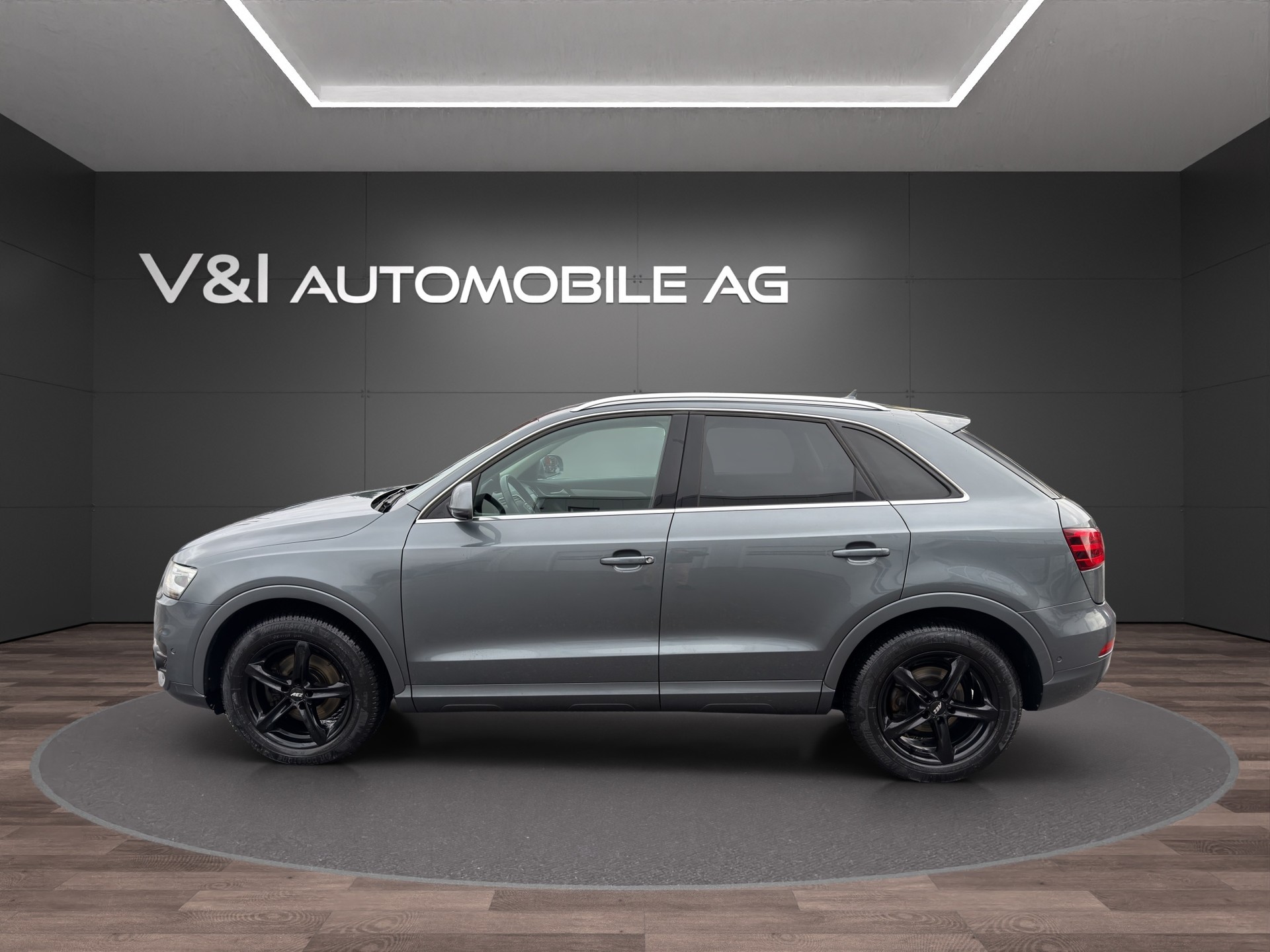 AUDI Q3 2.0 TFSI quattro S-tronic-image-6