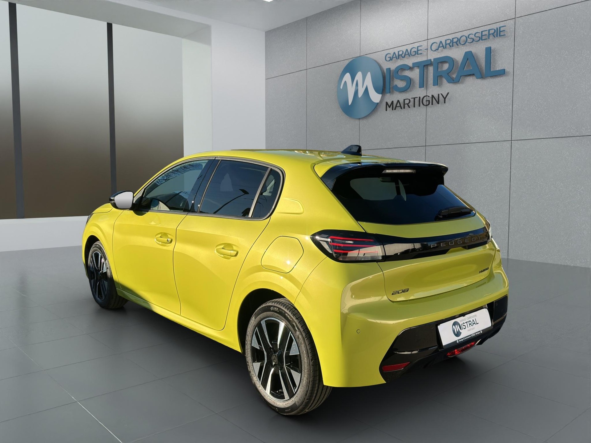 PEUGEOT 208 1.2 Hybrid Allure Premium-image-3