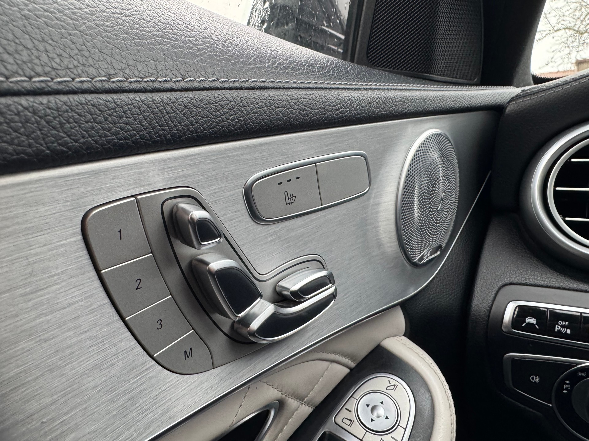 MERCEDES-BENZ C 450 AMG 4Matic 7G-Tronic-image-11