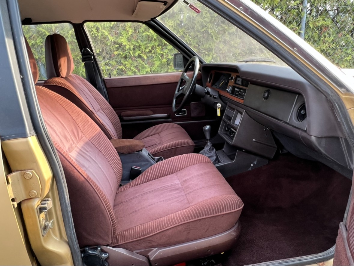 FORD 2300 V6 Ghia-image-13