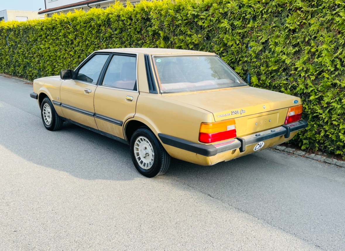 FORD 2300 V6 Ghia-image-3