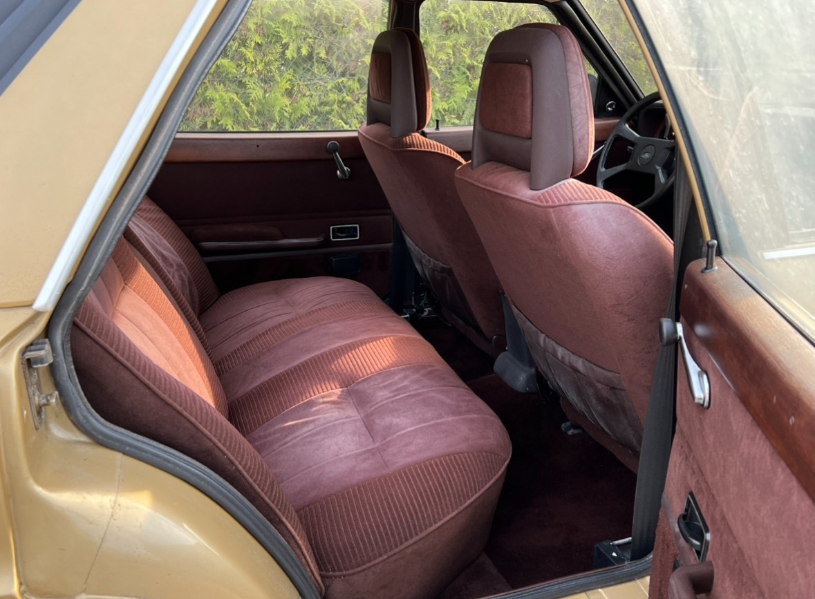 FORD 2300 V6 Ghia-image-14